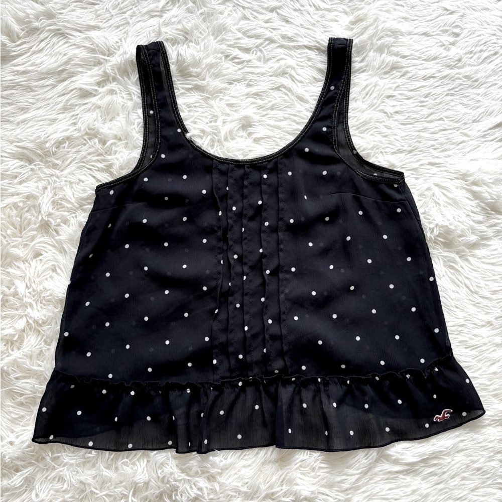 🤍Hollister Polka Dot Crop Top